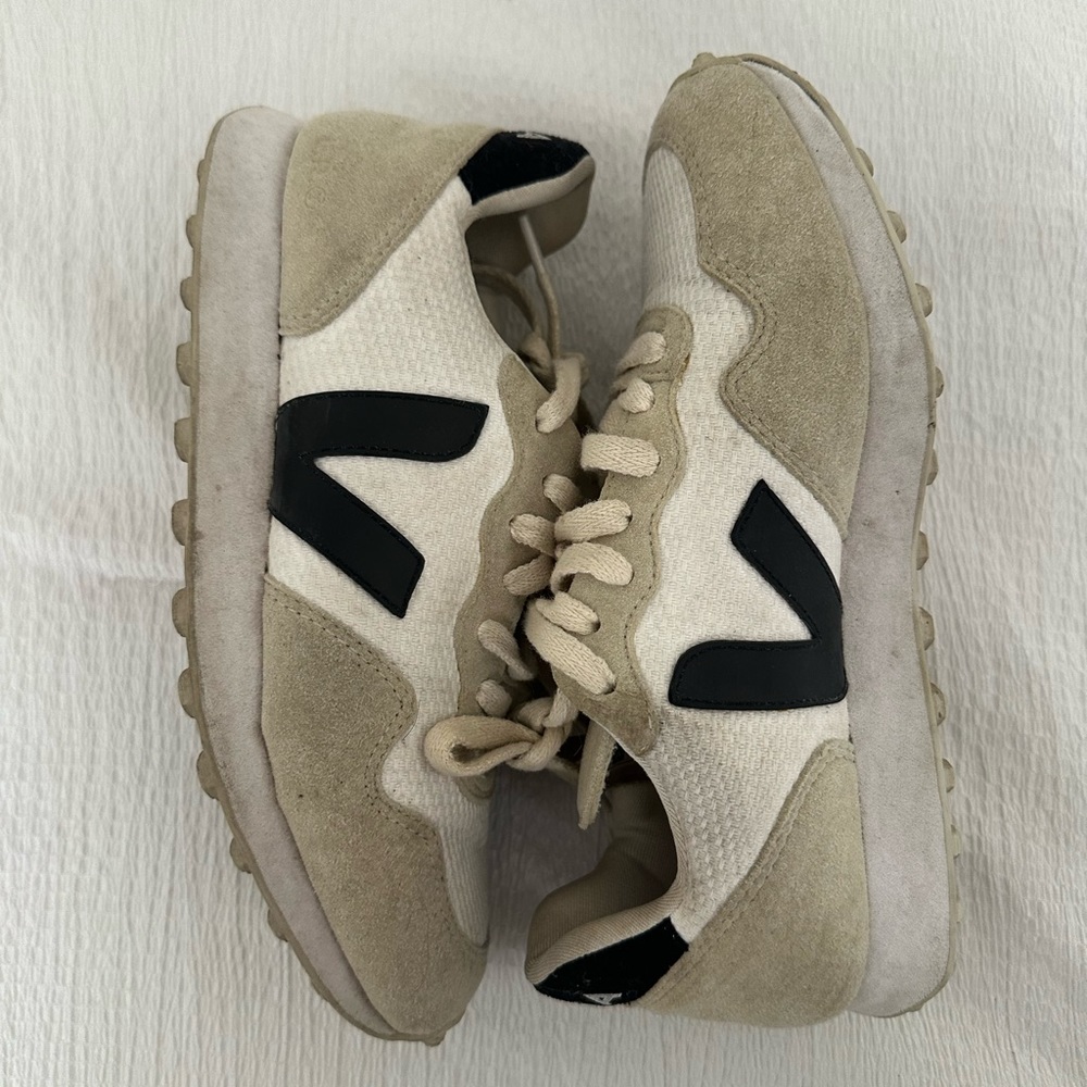 Veja Sneakers